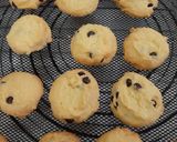 Foto langkah ke 7 dari resep Vanilla Chocochip Cookies.