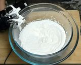 A picture of step 8 of Banoffee pie.