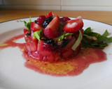 Foto del paso 13 de la receta: Ensalada de frutas rojas con vinagreta de fresa