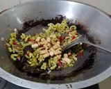 Foto langkah ke 3 dari resep Tumis Pare.