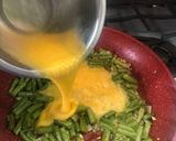 A picture of step 4 of Sonoran-Style Green Beans with Eggs.