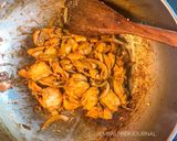 Foto langkah ke 4 dari resep Ayam Goreng Mentega.