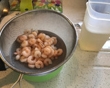 Foto del paso 2 de la receta: Spaghetti tricolor con salsa de queso azul y camarones