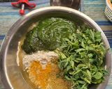 પાલક મેંથી થેપલા(Palak Methi Thepla Recipe In Gujarati) રેસીપી સ્ટેપ2ફોટો