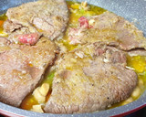Foto del paso 4 de la receta: Casi cachopo en salsa de vino con champiñones