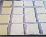 Foto del paso 1 de la receta: Hojaldres rellenos de crema pastelera  (Miguelitos)