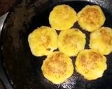 A picture of step 2 of Aloo tikki chat.