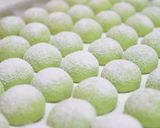Foto langkah ke 10 dari resep Putri Salju Pandan Lumer dimulut.