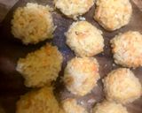 Foto langkah ke 4 dari resep Bola-bola nasi keju.