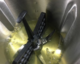 Foto del paso 2 de la receta: Claras a punto de nieve con Mambo Cecotec