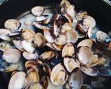 Foto del passaggio 1 della ricetta Spaghetti vongole e pesto di pistacchi