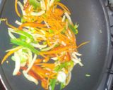 Foto del paso 2 de la receta: Vegetales salteados con fideos de arroz