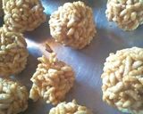 गुड़ मुरमुरे के लड्डू(Gud murmure ke laddu recipe in Hindi) रेसिपी चरण 6 फोटो