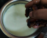 டேட்ஸ் சாக்லேட் மில்க் ஷேக்(dates chocolate milkshake recipe in tamil) ரெசிபி ஸ்டேப் 2 புகைப்படம்
