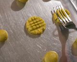 Foto langkah ke 4 dari resep Cookies Ekonomis tanpa Oven.