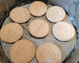 Foto del paso 5 de la receta: Tarta de limón y galletas