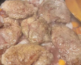 Foto del paso 2 de la receta: Carrillera de cerdo en salsa con toque de frambuesa