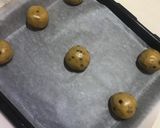 A picture of step 6 of Caramel chocolate chips cookies.