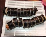 Foto langkah ke 4 dari resep Bekal anak-Sushi roll sosis telur praktis.