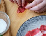 Foto langkah ke 3 dari resep Potato Meat Roll (Daging panggang gulung kentang).