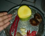 Foto langkah ke 1 dari resep Sambal Mangga Lamongan.