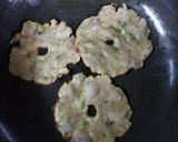 A picture of step 2 of Jowar thalipeeth.