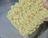 Foto langkah ke 1 dari resep Mi Ayam Bawang Carbonara.