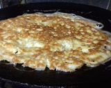 A picture of step 4 of Spicy red chilli Omlet.