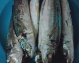 Foto langkah ke 1 dari resep Ikan cuek kuah pedas.