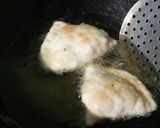 A picture of step 25 of Cheese Macaroni Samosa.