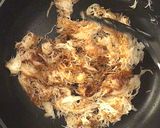 รูปขั้นตอนการทำที่ 2 ของ เส้นหมี่ราดหน้าไข่ดาว หมูทอดกระเทียม