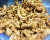 A picture of step 4 of Home made pakoria.