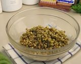 Foto langkah ke 1 dari resep Botok Manis Kacang Hijau.