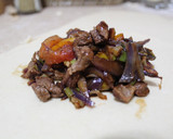 Foto del paso 3 de la receta: Empanada de lomo saltado