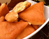 A picture of step 10 of Triangle shaped stuffed bread.