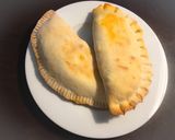 Foto del paso 7 de la receta: Calzone relleno de carne, salchichas y Mozzarella