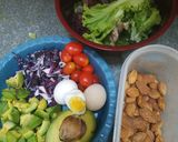 Foto langkah ke 2 dari resep Vegetable salad with beef bulgogi.