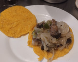 Foto del paso 5 de la receta: Arepa🍄rellena🥯de champiñones🥙salteados🧀y queso🧆