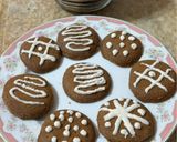 Foto del paso 9 de la receta: Galletitas navideñas de jengibre y canela con harina de almendra