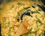 A picture of step 3 of Scrambled eggs with Asparagus with Fontina, Gruyere and Gouda cheese.