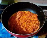 A picture of step 3 of Nolen Gurer Gajar er Halwa.