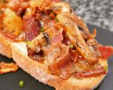 Foto del paso 7 de la receta: Torrada de champiñones, panceta ibérica y gorgonzola
