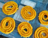 चकली (chakli recipe in marathi) रेसिपी स्टेप 6 फोटो 