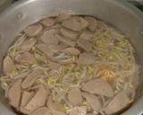 Foto langkah ke 4 dari resep Sayur sop bakso.