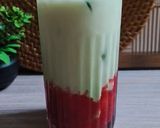 Foto langkah ke 5 dari resep Strawberry Creamy Matcha.