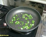 A picture of step 4 of Bánh Dầy with Mung Bean Filling.