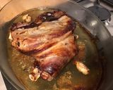 Une image de l'étape 6 de Épaule d'agneau confite au miel et abricot, ail en chemise.