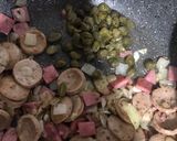 Foto langkah ke 6 dari resep Smoked Beef & Sausage Creamy Capers Pasta.