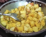 A picture of step 5 of Khatti-Mithi Fried Idlis.