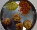 A picture of step 2 of Kela vada.